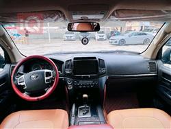 تۆیۆتا لاند کروزەر